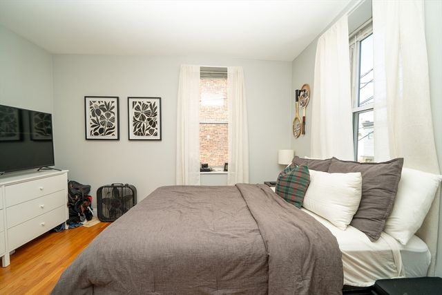 28 Chelsea St, Boston, MA 02128