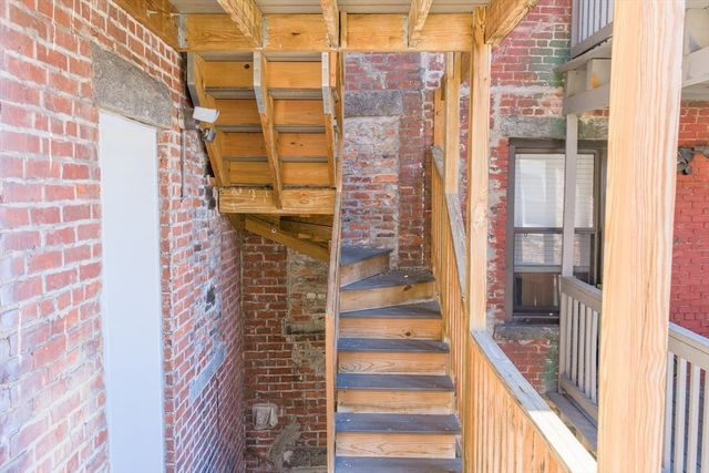 28 Chelsea St, Boston, MA 02128