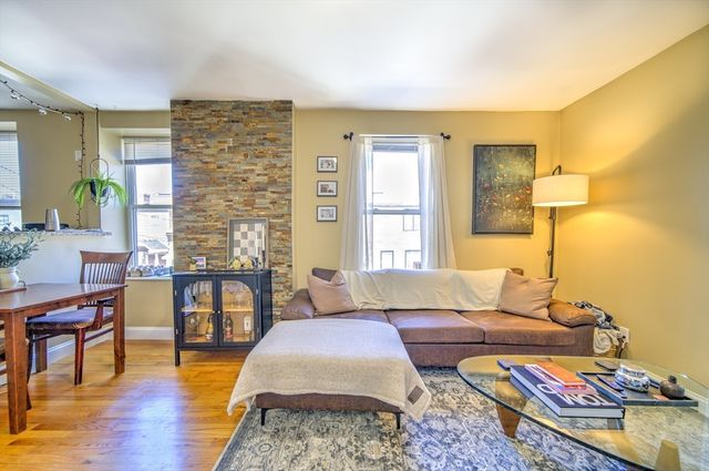 28 Chelsea St, Boston, MA 02128