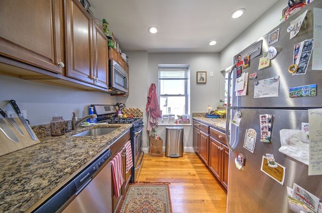 28 Chelsea St, Boston, MA 02128