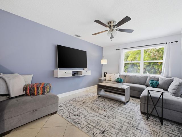 12364 82nd Street N, West Palm Beach, FL 33412