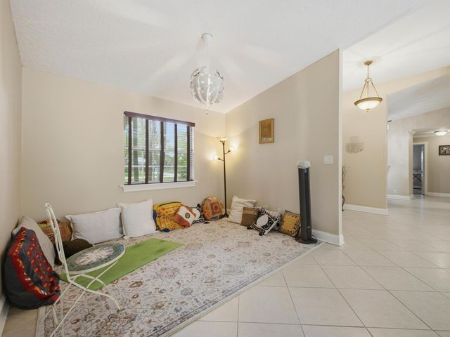 12364 82nd Street N, West Palm Beach, FL 33412
