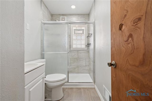 2432 Brown Road, Oregon, OH 43616