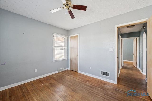 2432 Brown Road, Oregon, OH 43616