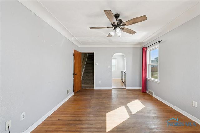 2432 Brown Road, Oregon, OH 43616