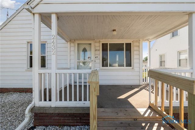 2432 Brown Road, Oregon, OH 43616