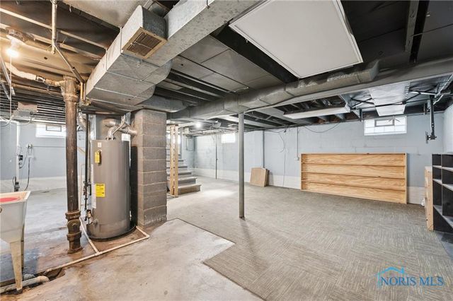 2432 Brown Road, Oregon, OH 43616