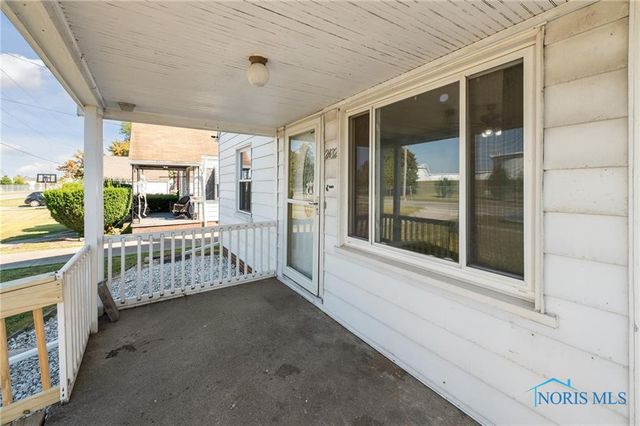 2432 Brown Road, Oregon, OH 43616