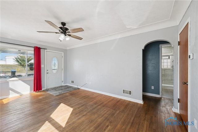 2432 Brown Road, Oregon, OH 43616