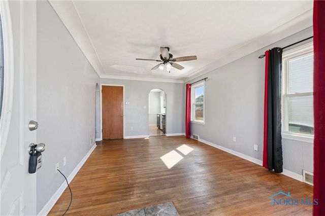 2432 Brown Road, Oregon, OH 43616