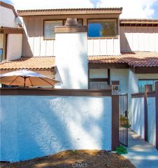 21535 Erwin Street 128, Woodland Hills, CA 91367