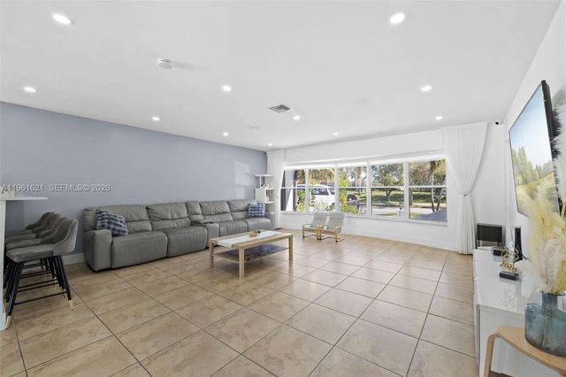 3460 N 46th Ave, Hollywood, FL 33021