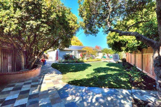 10842 E Estates Drive, Cupertino, CA 95014
