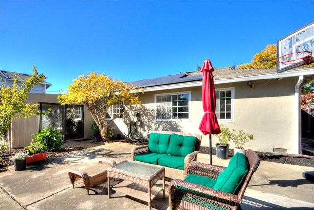 10842 E Estates Drive, Cupertino, CA 95014