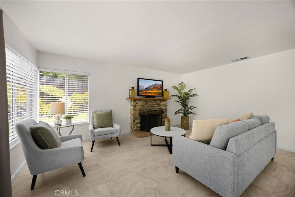 Image 11 of property listing at 20658 Calle Feliz, Yorba Linda, CA 92886