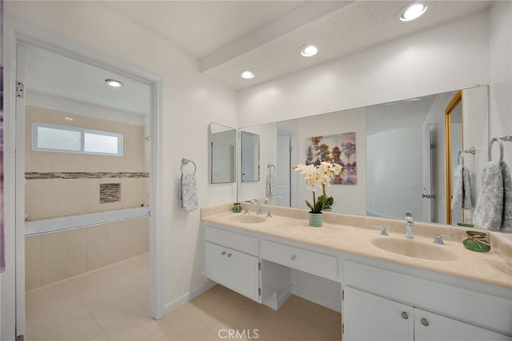 Image 14 of property listing at 20658 Calle Feliz, Yorba Linda, CA 92886