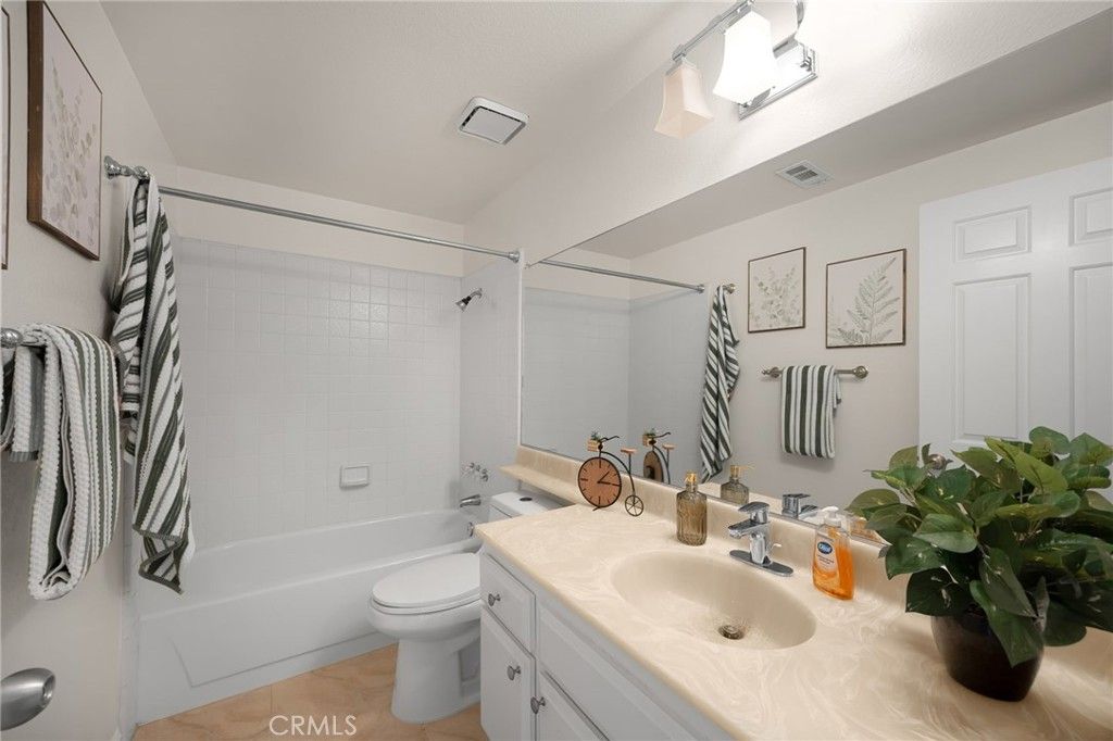 Image 17 of property listing at 20658 Calle Feliz, Yorba Linda, CA 92886