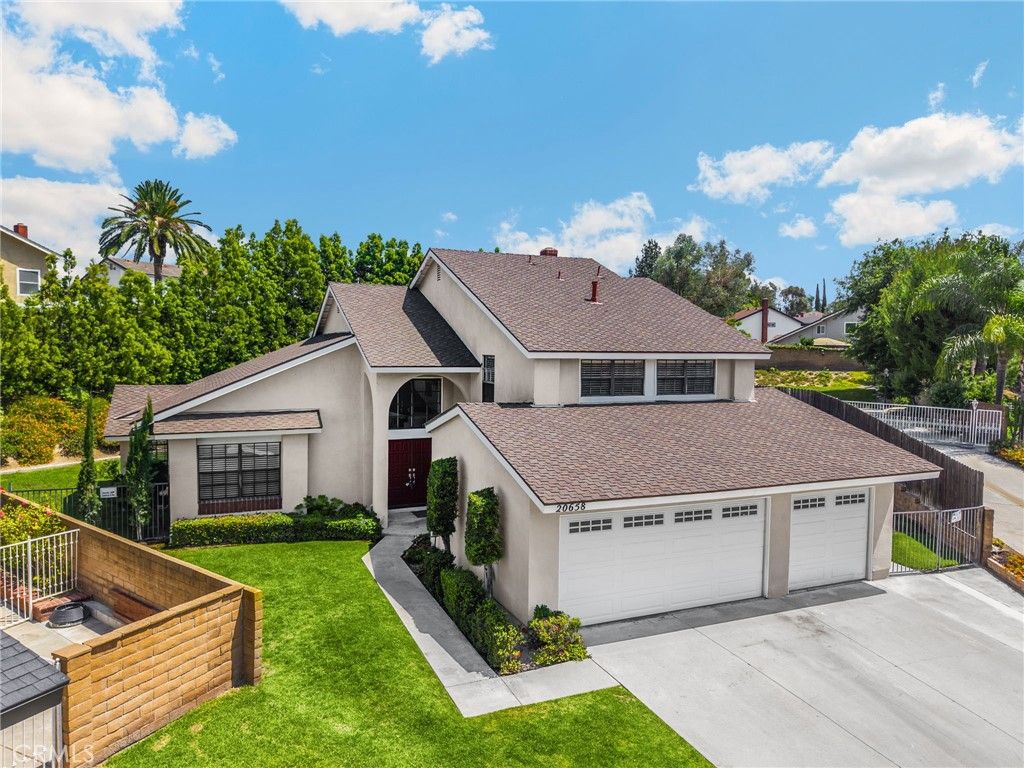 Image 2 of property listing at 20658 Calle Feliz, Yorba Linda, CA 92886