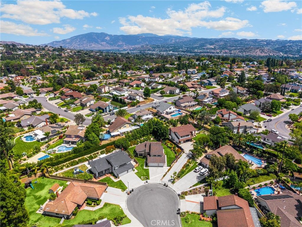 Image 3 of property listing at 20658 Calle Feliz, Yorba Linda, CA 92886
