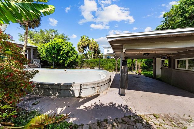 211 S SHORE CREST DRIVE, Tampa, FL 33609