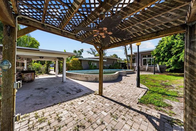 211 S SHORE CREST DRIVE, Tampa, FL 33609