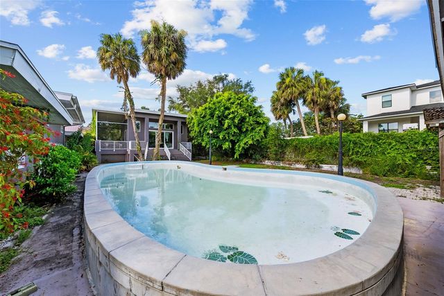 211 S SHORE CREST DRIVE, Tampa, FL 33609