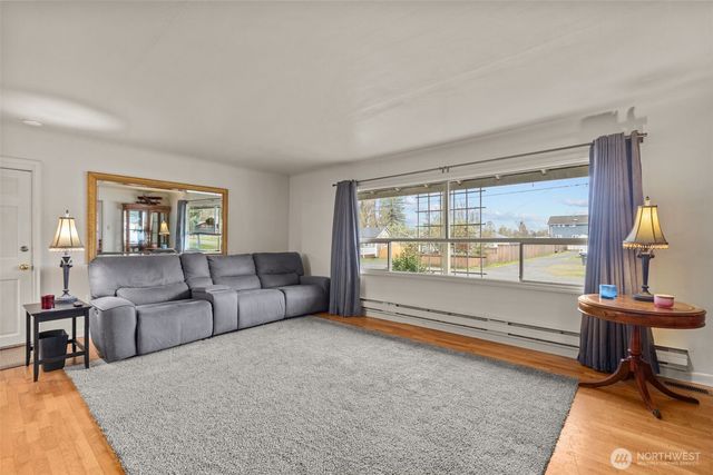 209 8th Avenue N, Algona, WA 98001