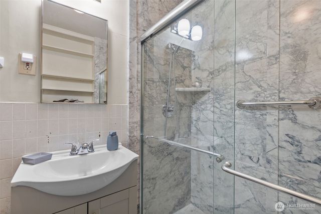 209 8th Avenue N, Algona, WA 98001