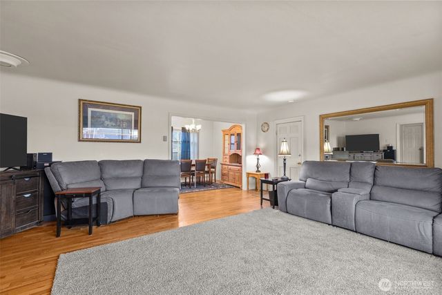 209 8th Avenue N, Algona, WA 98001