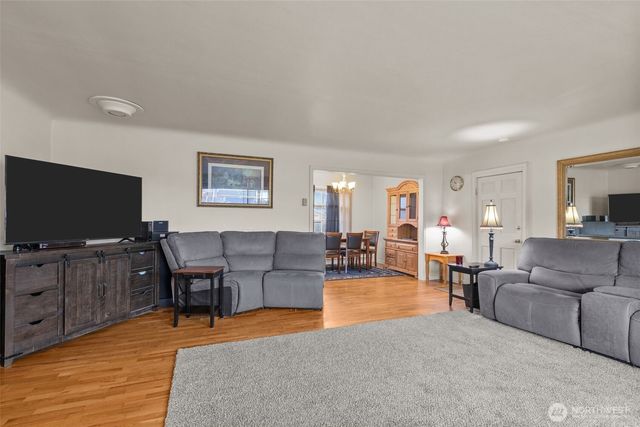 209 8th Avenue N, Algona, WA 98001