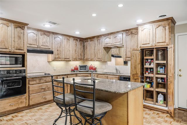 614 Winchester Drive, Richardson, TX 75080