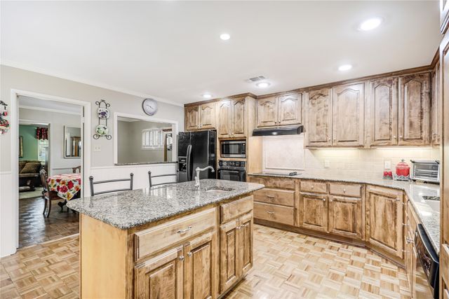 614 Winchester Drive, Richardson, TX 75080