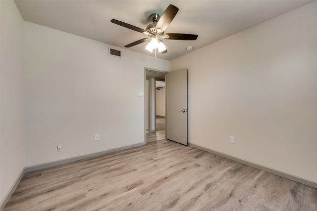 7021 Lincolnshire Lane, North Richland Hills, TX 76182