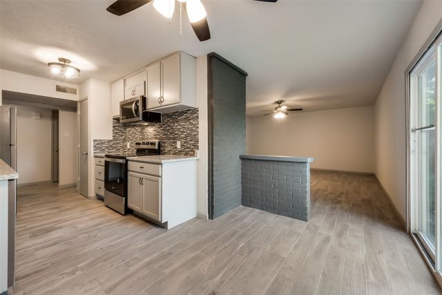 7021 Lincolnshire Lane, North Richland Hills, TX 76182