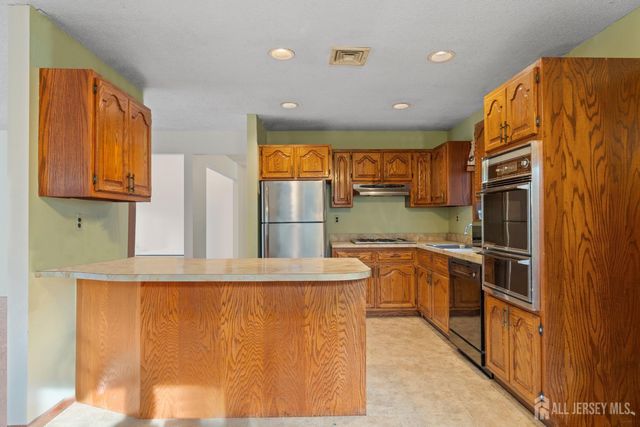 274 Aldrich Road, Howell, NJ 07731