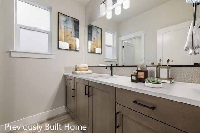 5622 Flathead Ave., Pasco, WA 99301