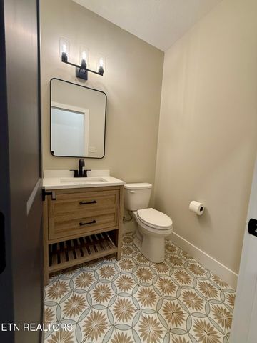 2206 Hickory Crest Lane, Knoxville, TN 37932