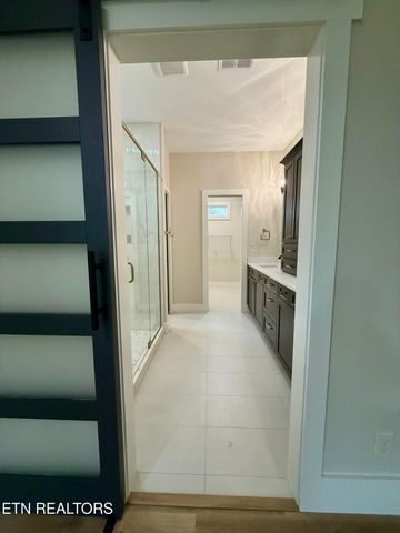 2206 Hickory Crest Lane, Knoxville, TN 37932