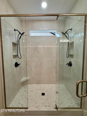 2206 Hickory Crest Lane, Knoxville, TN 37932