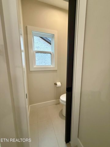 2206 Hickory Crest Lane, Knoxville, TN 37932