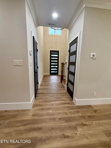 2206 Hickory Crest Lane, Knoxville, TN 37932