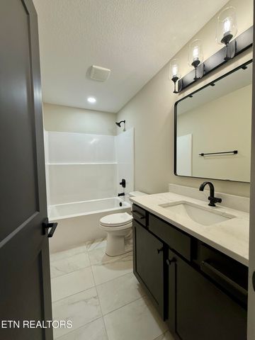 2206 Hickory Crest Lane, Knoxville, TN 37932