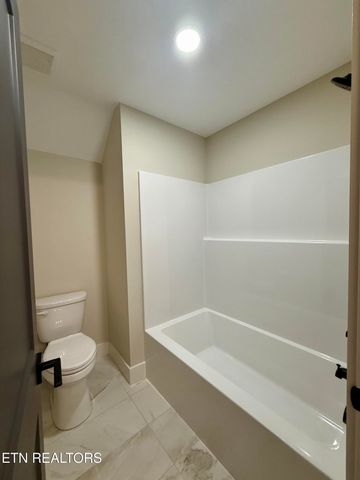 2206 Hickory Crest Lane, Knoxville, TN 37932