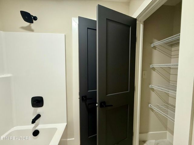 2206 Hickory Crest Lane, Knoxville, TN 37932