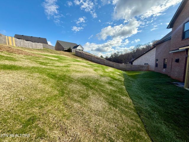 2206 Hickory Crest Lane, Knoxville, TN 37932