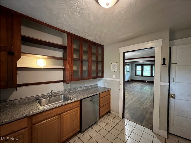 14269 Superior Road, Cleveland Heights, OH 44118