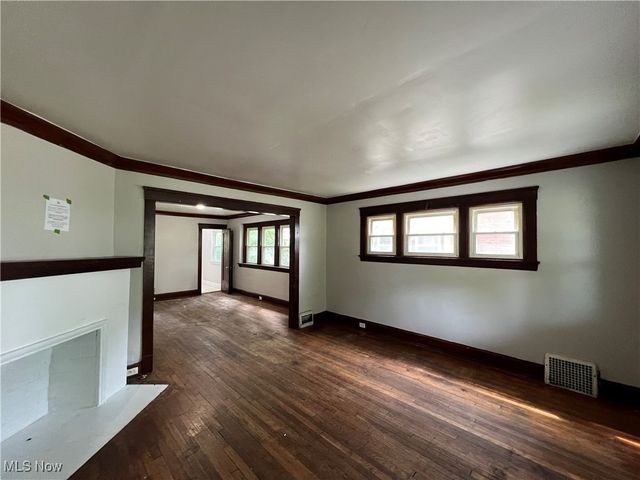14269 Superior Road, Cleveland Heights, OH 44118