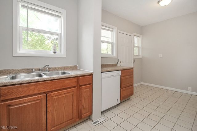 14269 Superior Road, Cleveland Heights, OH 44118