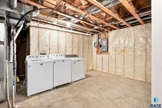 7105 S Hughes Ave Avenue, Sioux Falls, SD 57108
