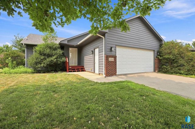 7105 S Hughes Ave Avenue, Sioux Falls, SD 57108